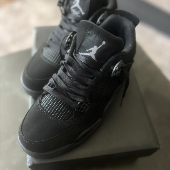 Jordan 4s - Picture 2 of 4